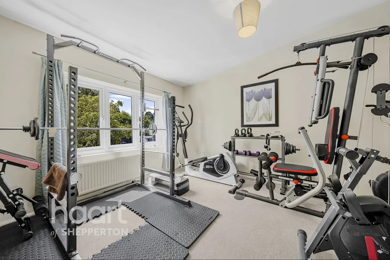 Sandhills Lane, Virginia Water, GU25, photo 17