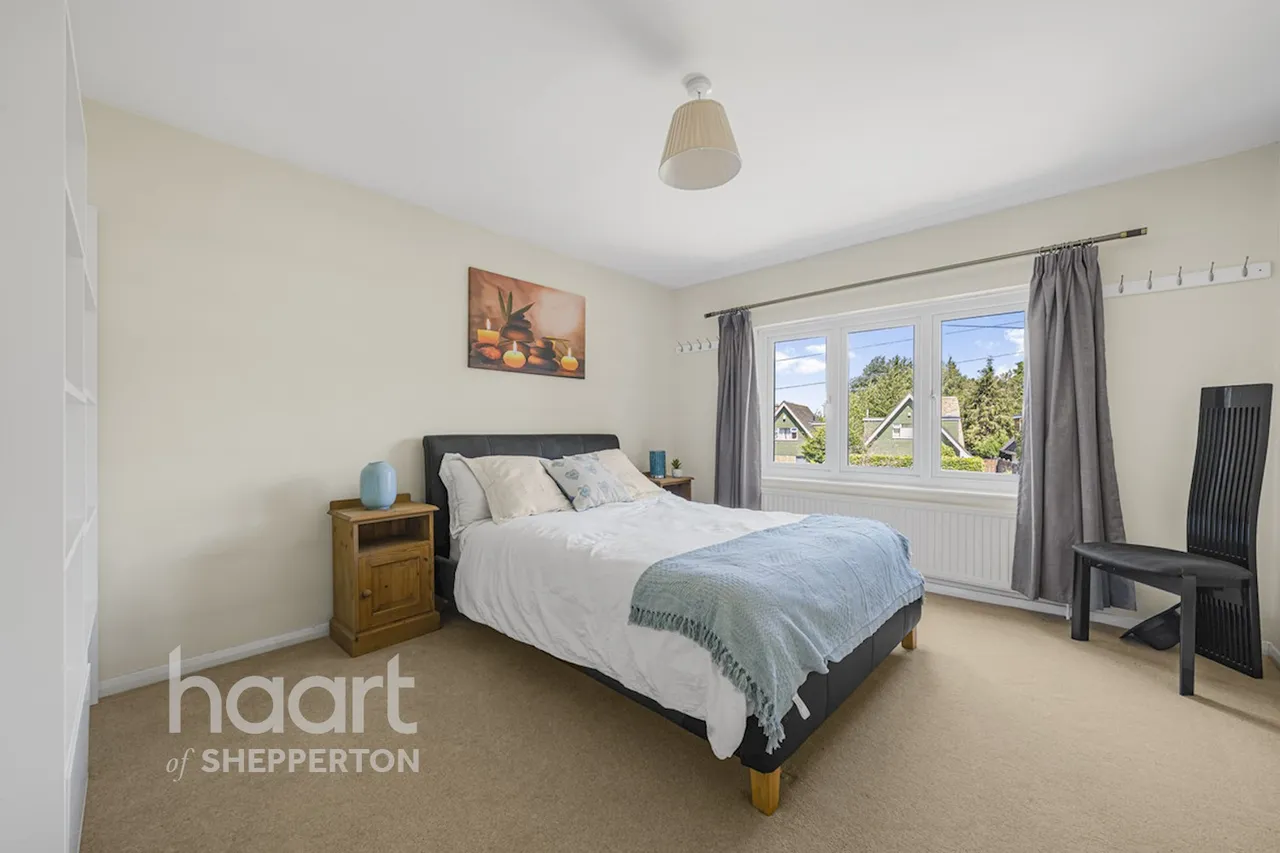 Sandhills Lane, Virginia Water, GU25, photo 16
