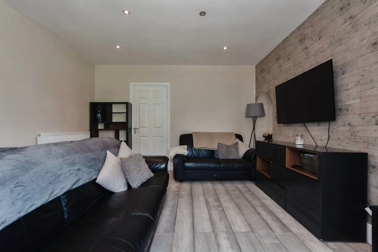 Mansion Crescent, Smethwick, B67, photo 5