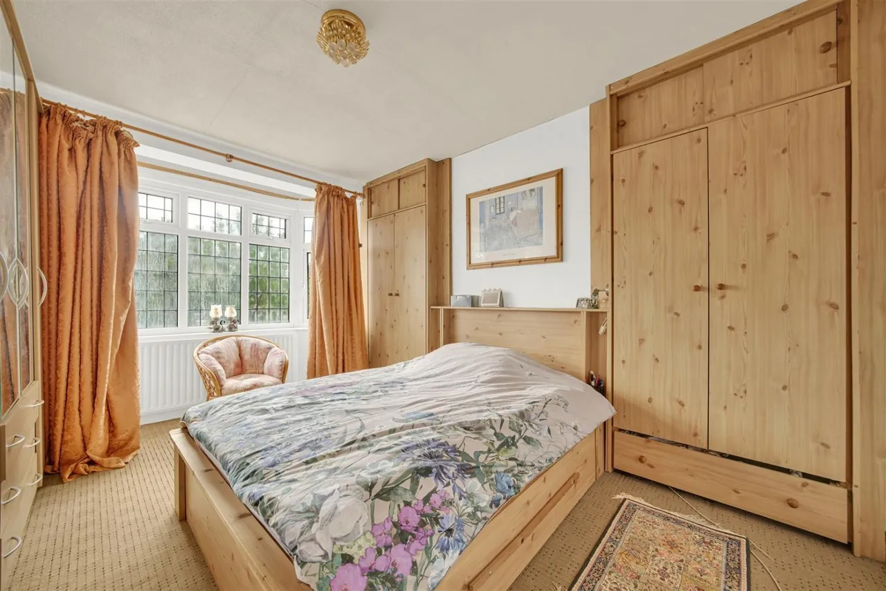 Cavendish Gardens, Chadwell Heath, RM6, photo 15