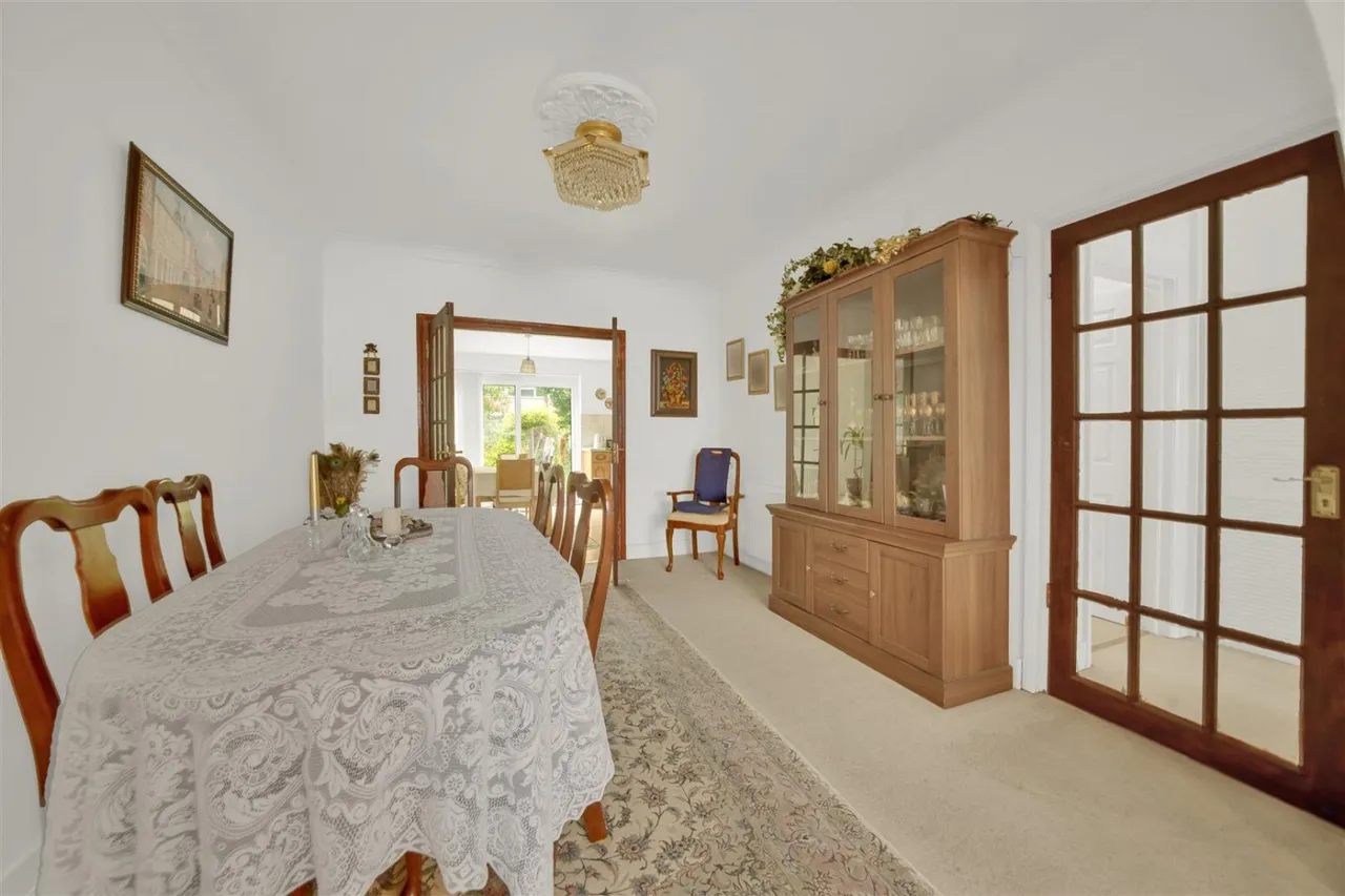 Cavendish Gardens, Chadwell Heath, RM6, photo 6