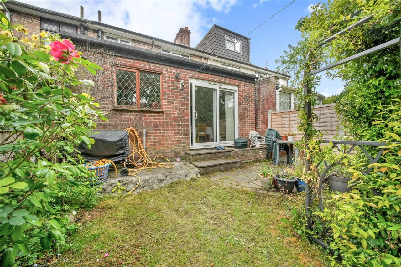 Cavendish Gardens, Chadwell Heath, RM6, photo 25
