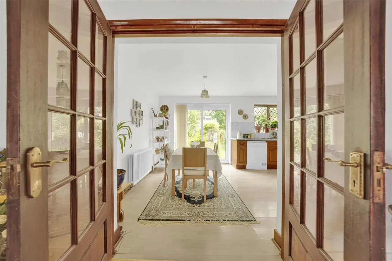 Cavendish Gardens, Chadwell Heath, RM6, photo 5