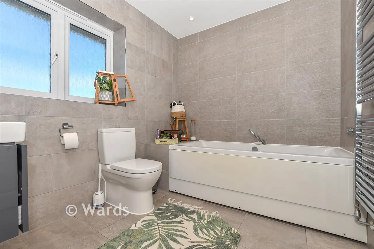 Ketley Close, Eastchurch. Sheerness, ME12, photo 12