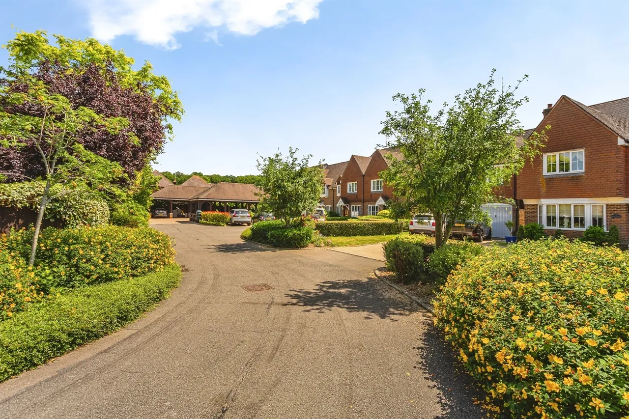 Osborn Close, Sayers Common, BN6, photo 16