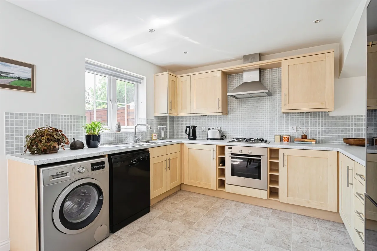 Osborn Close, Sayers Common, BN6, photo 5