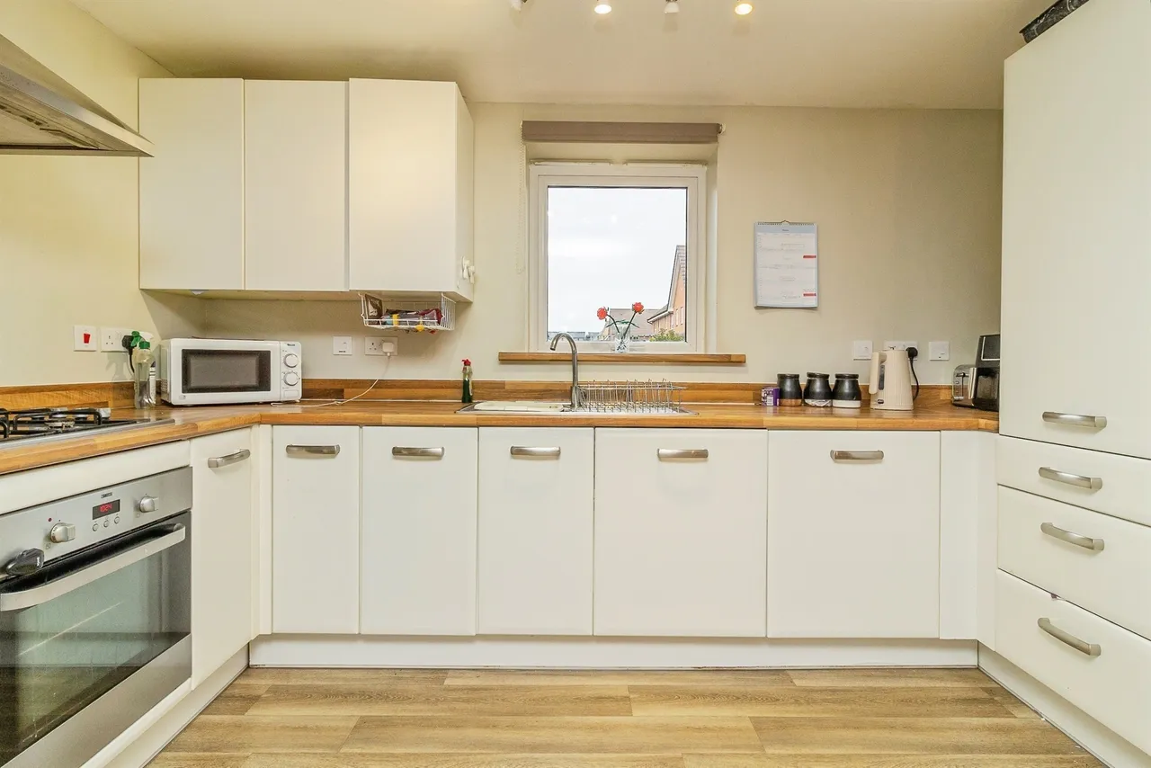Countess Way, Brooklands, MK10, photo 2