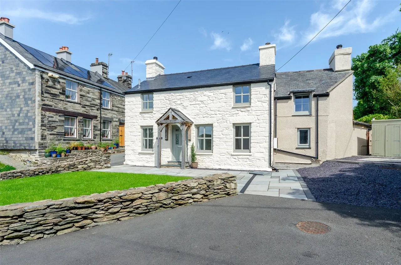 2 bed house for sale, Capel Garmon, Llanrwst, LL26