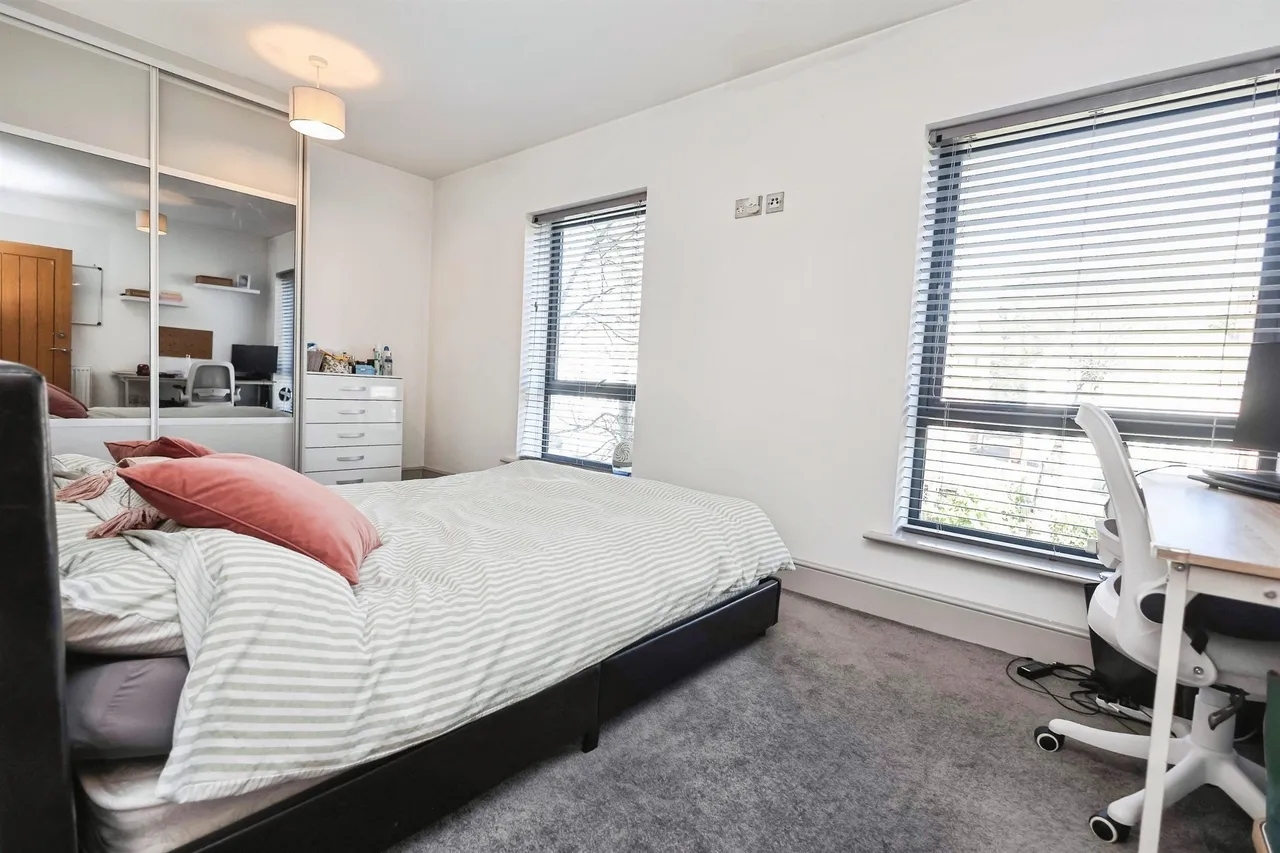Hagley Road, B16, photo 16