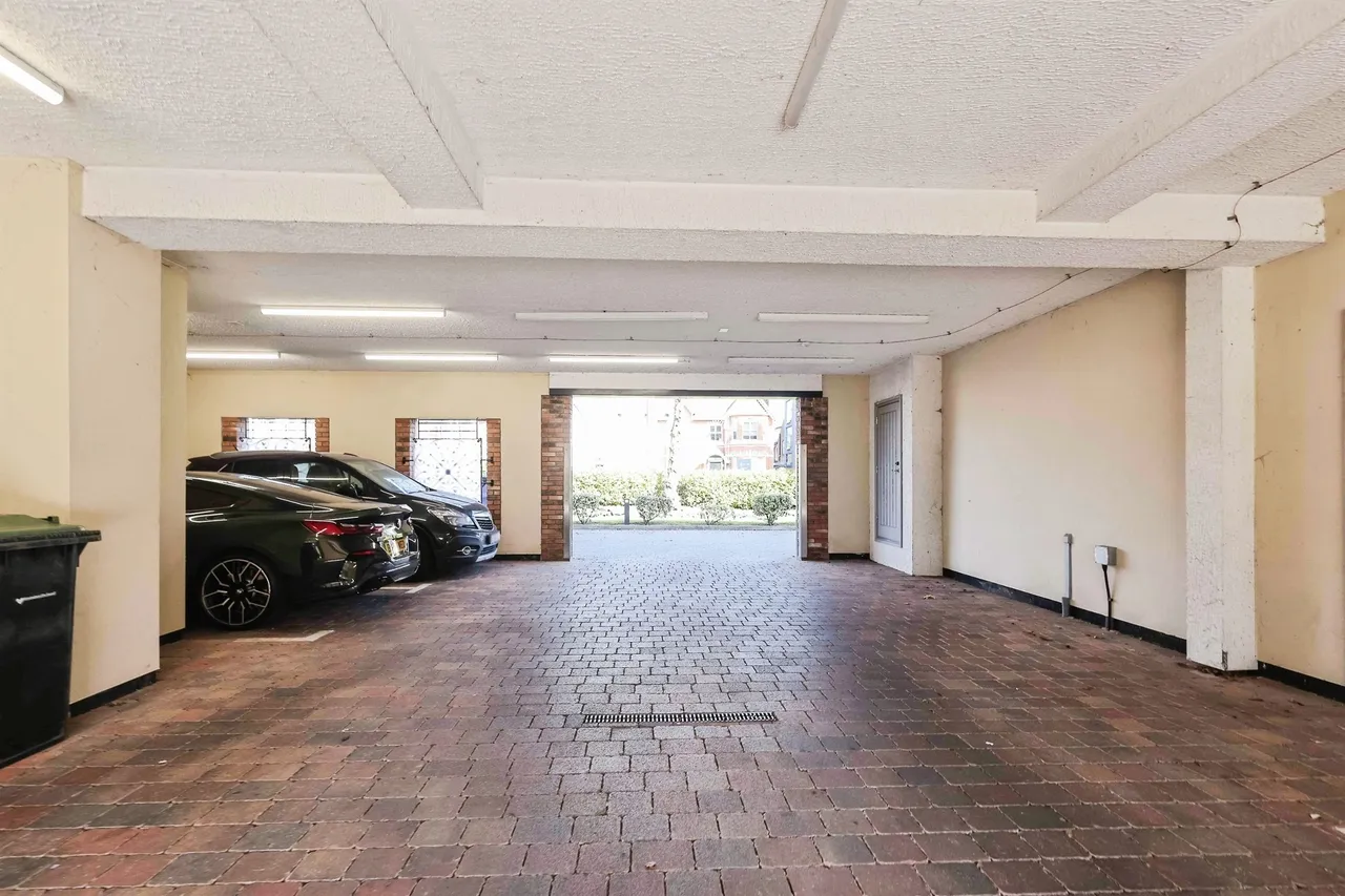 Hagley Road, B16, photo 4
