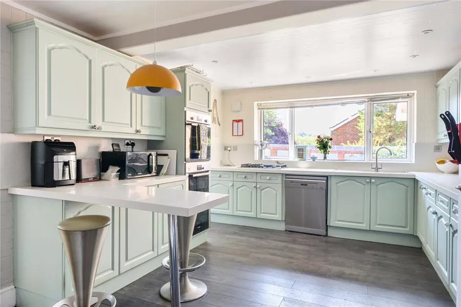 Frensham Way, Epsom, KT17, photo 15