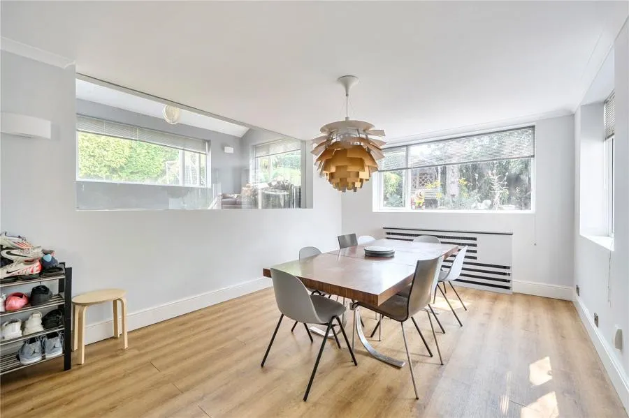 Frensham Way, Epsom, KT17, photo 12