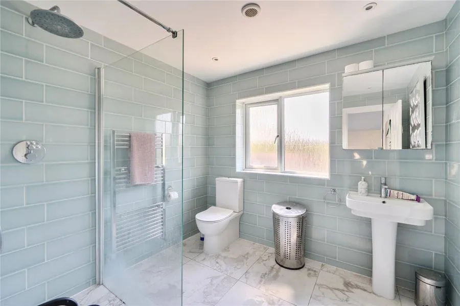 Frensham Way, Epsom, KT17, photo 16