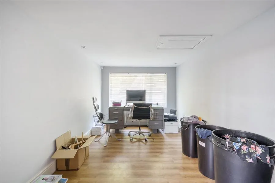 Frensham Way, Epsom, KT17, photo 5