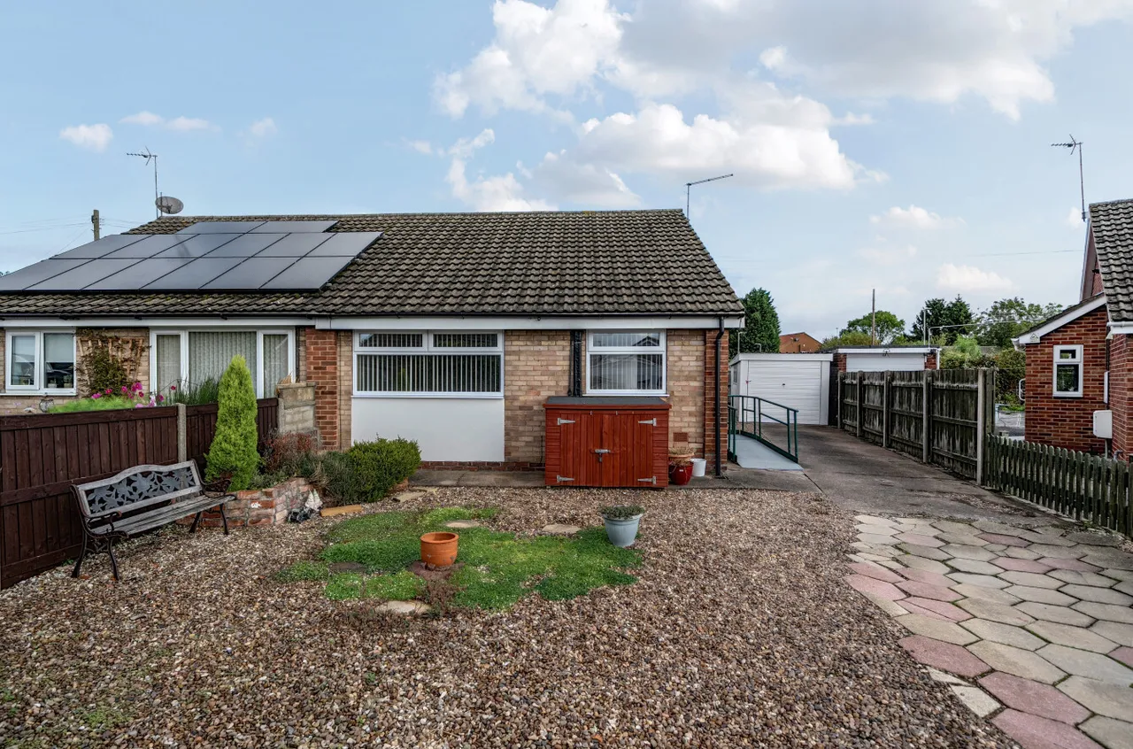 2 bed house for sale, Hansard Drive, Gilberdyke, HU15