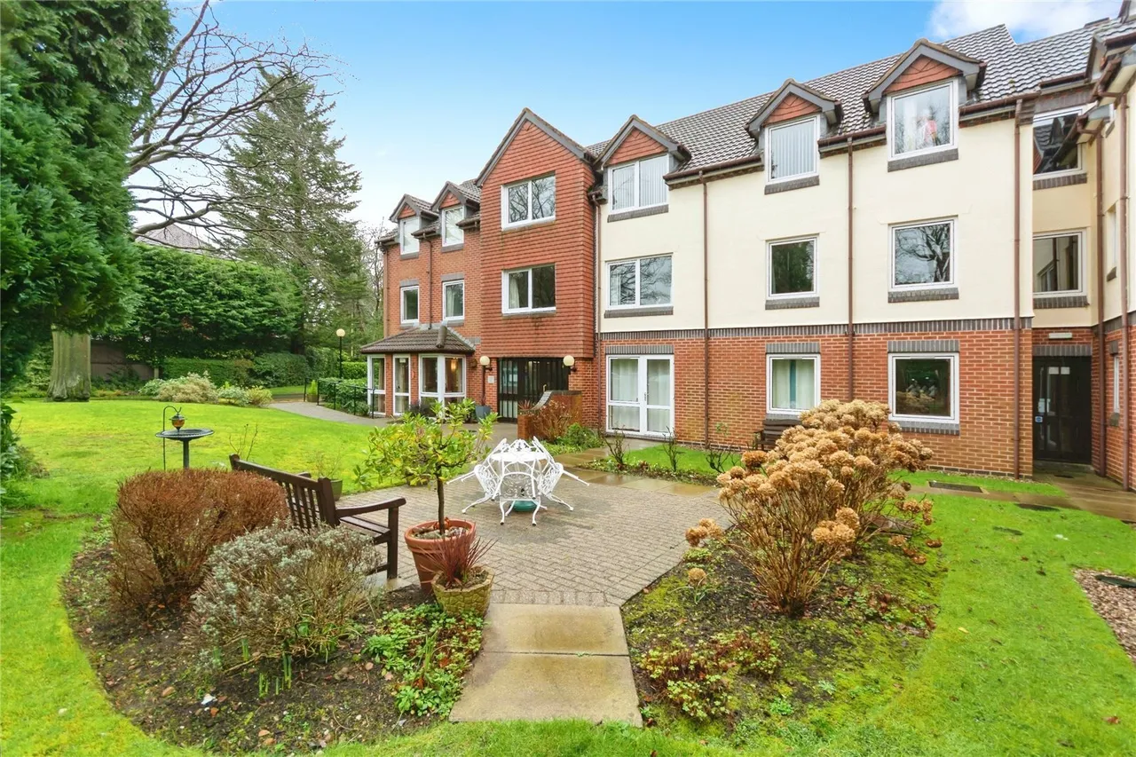 2 bed flat for sale, Grange Road, Solihull, B91