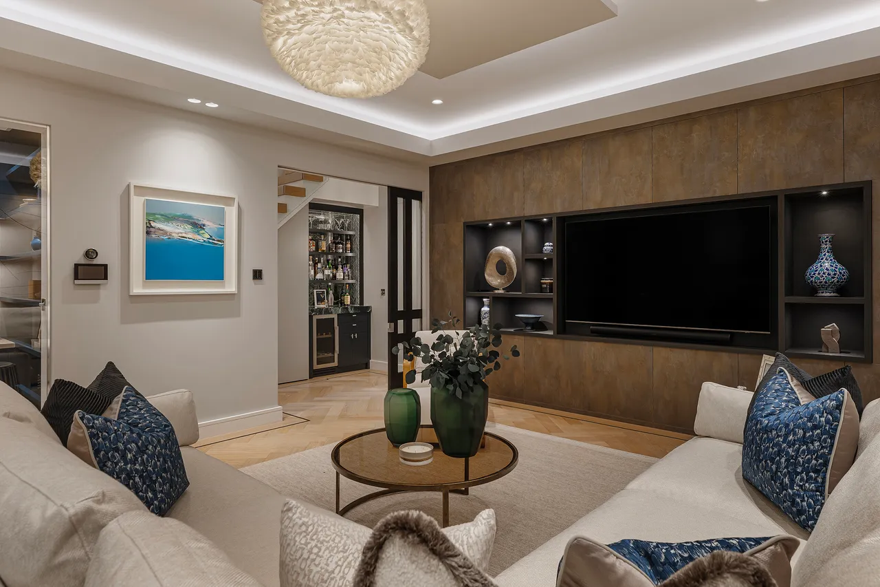 Eccleston Square Mews, Pimlico, SW1V, photo 18