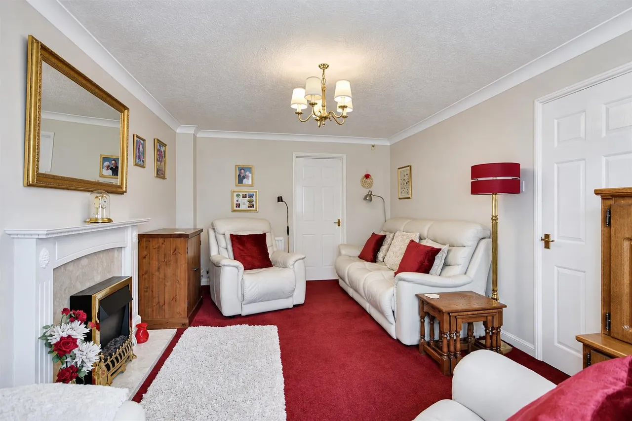 Holden Gardens, Stapleford, NG9, photo 5