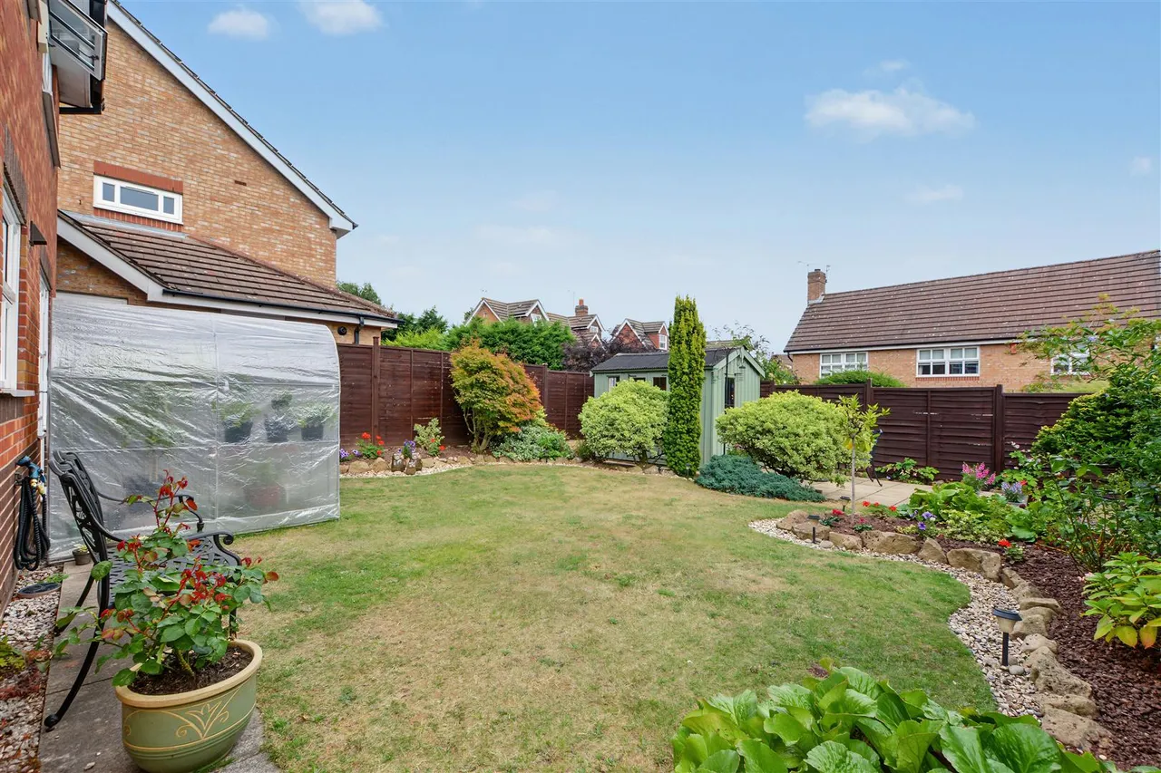 Holden Gardens, Stapleford, NG9, photo 4