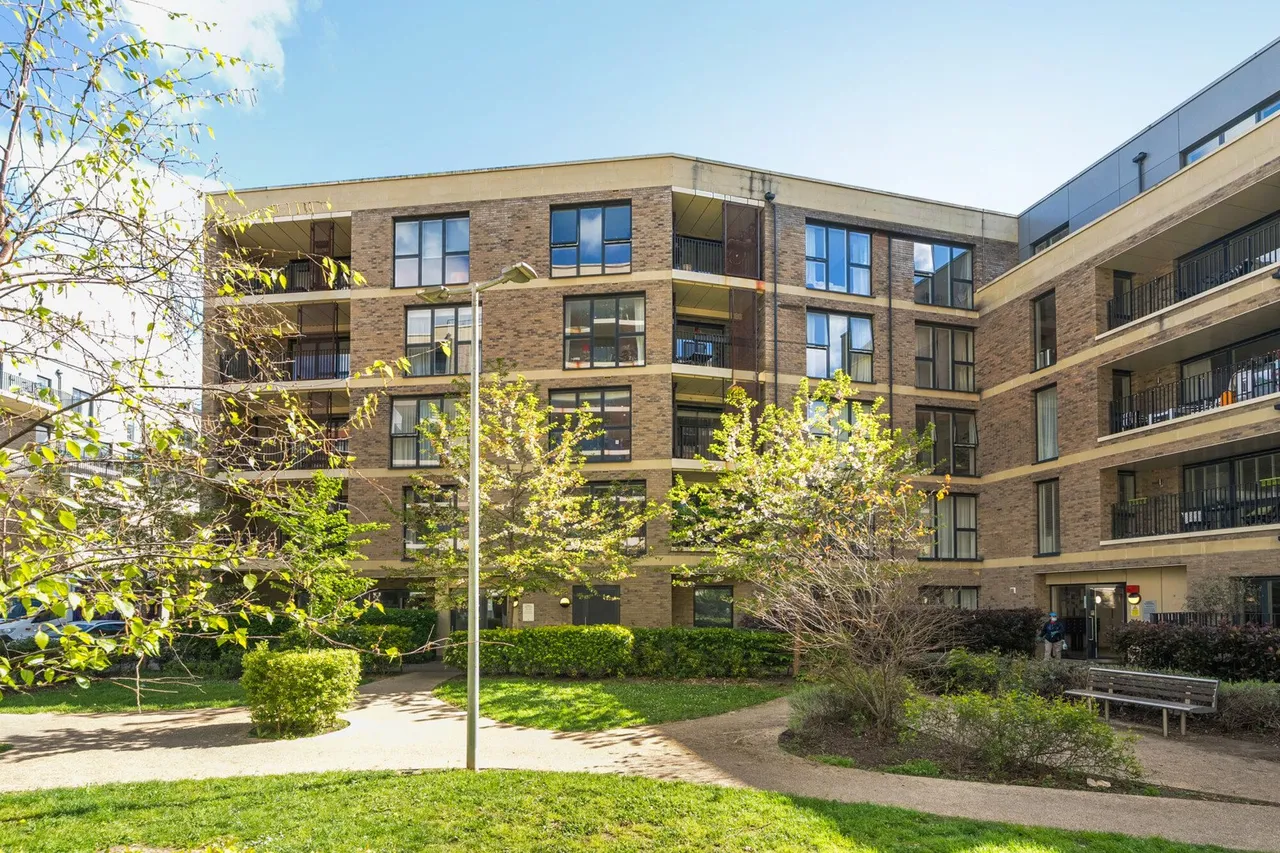 1 bed flat for sale — Fritillary Apartments, London, SE5
