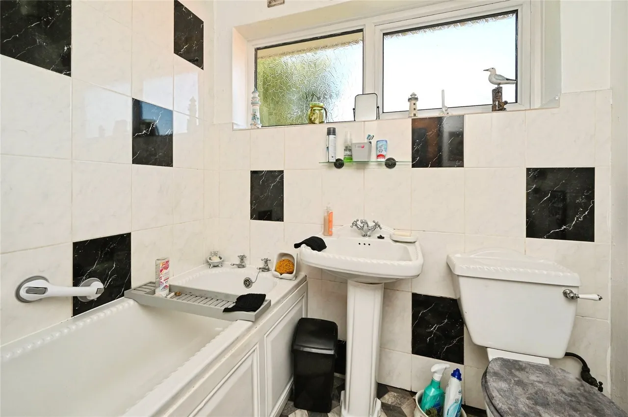 Birds Lane, Kirkby-in-Ashfield, Nottingham, Nottinghamshire, NG17, photo 13