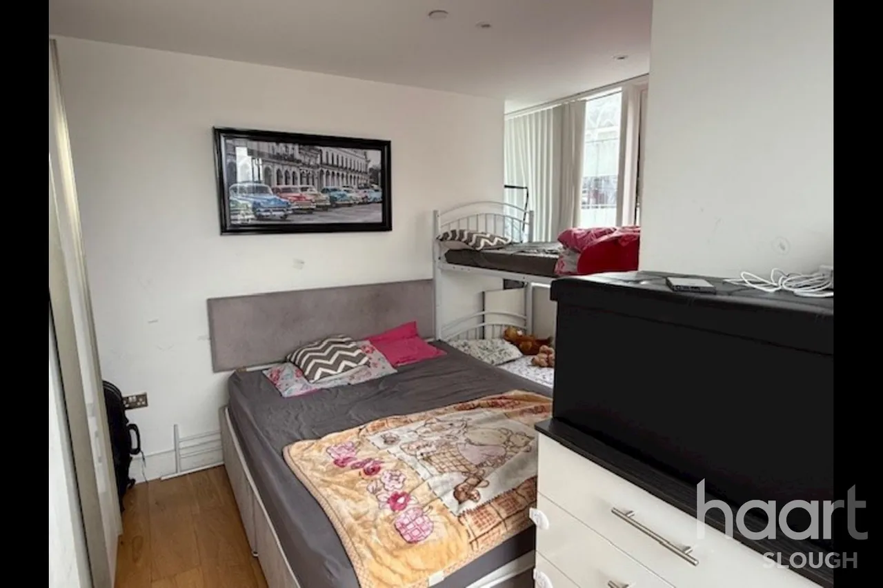 High Street, Slough, SL1, photo 4