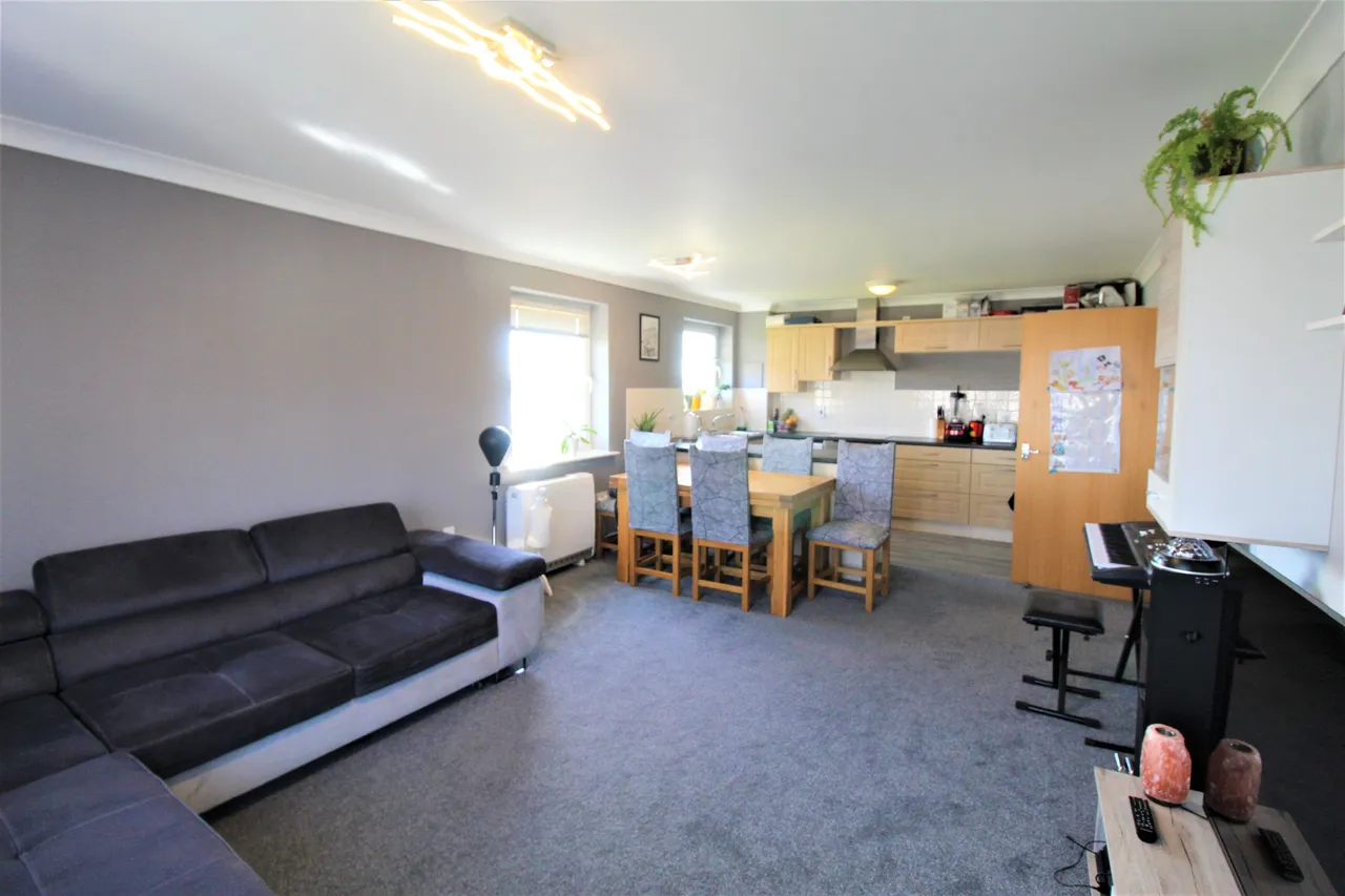 Anchor Court, Grays, Essex, RM17 6QP, photo 3