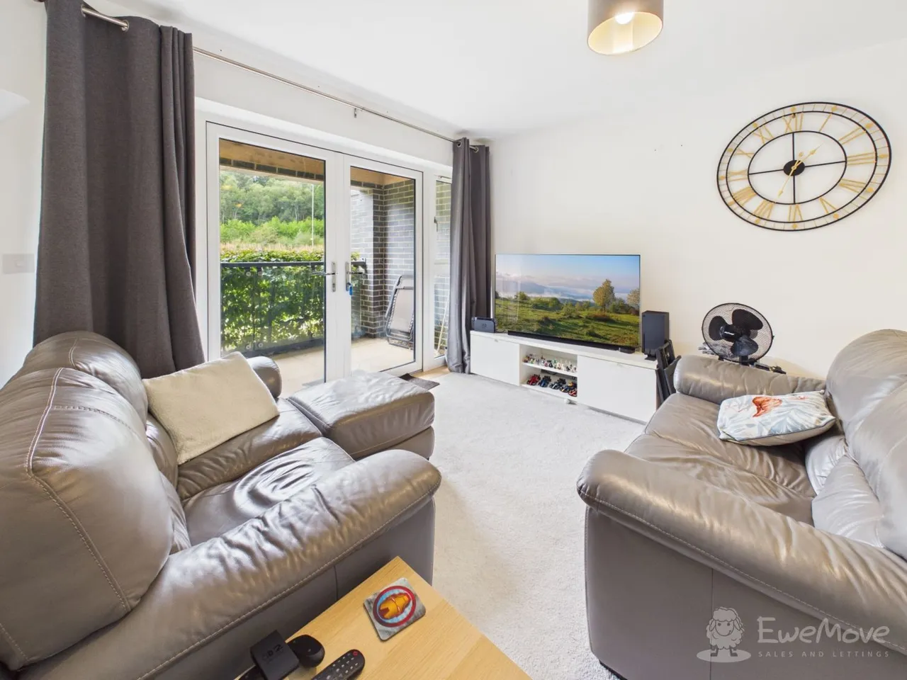 Wells Close, Bordon, GU35, photo 2