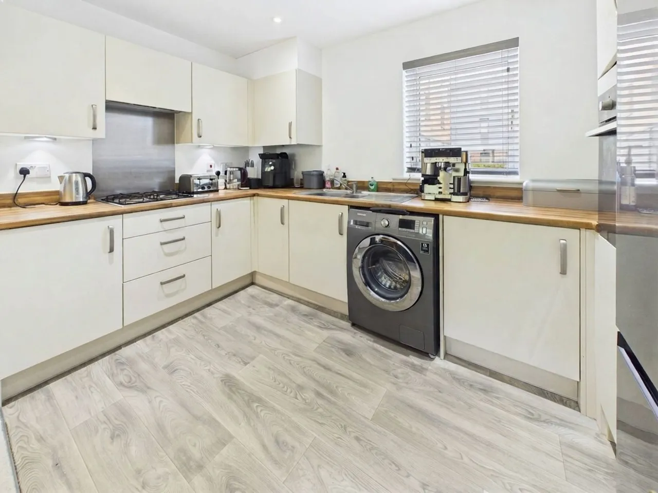 Wells Close, Bordon, GU35, photo 4