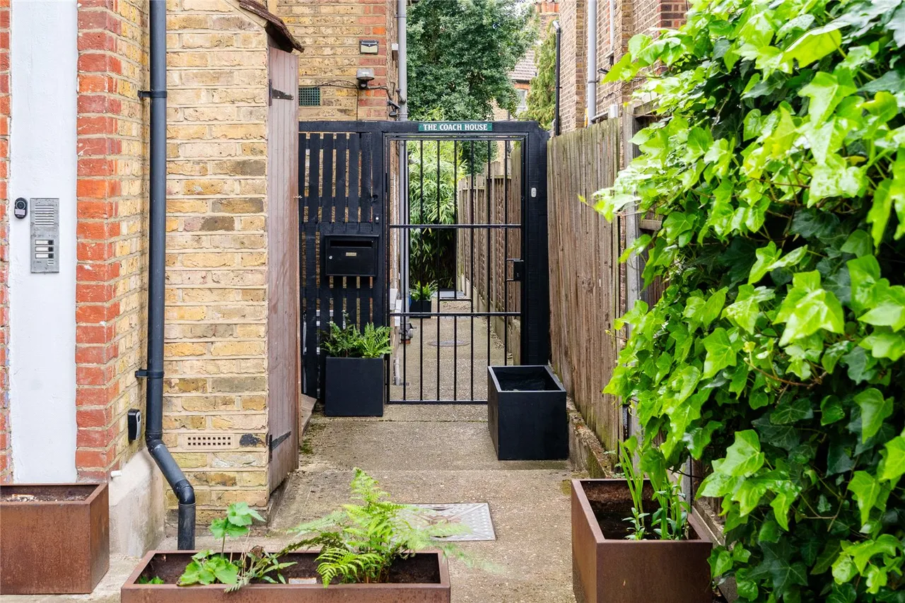 Palace Road, London, SW2, photo 12