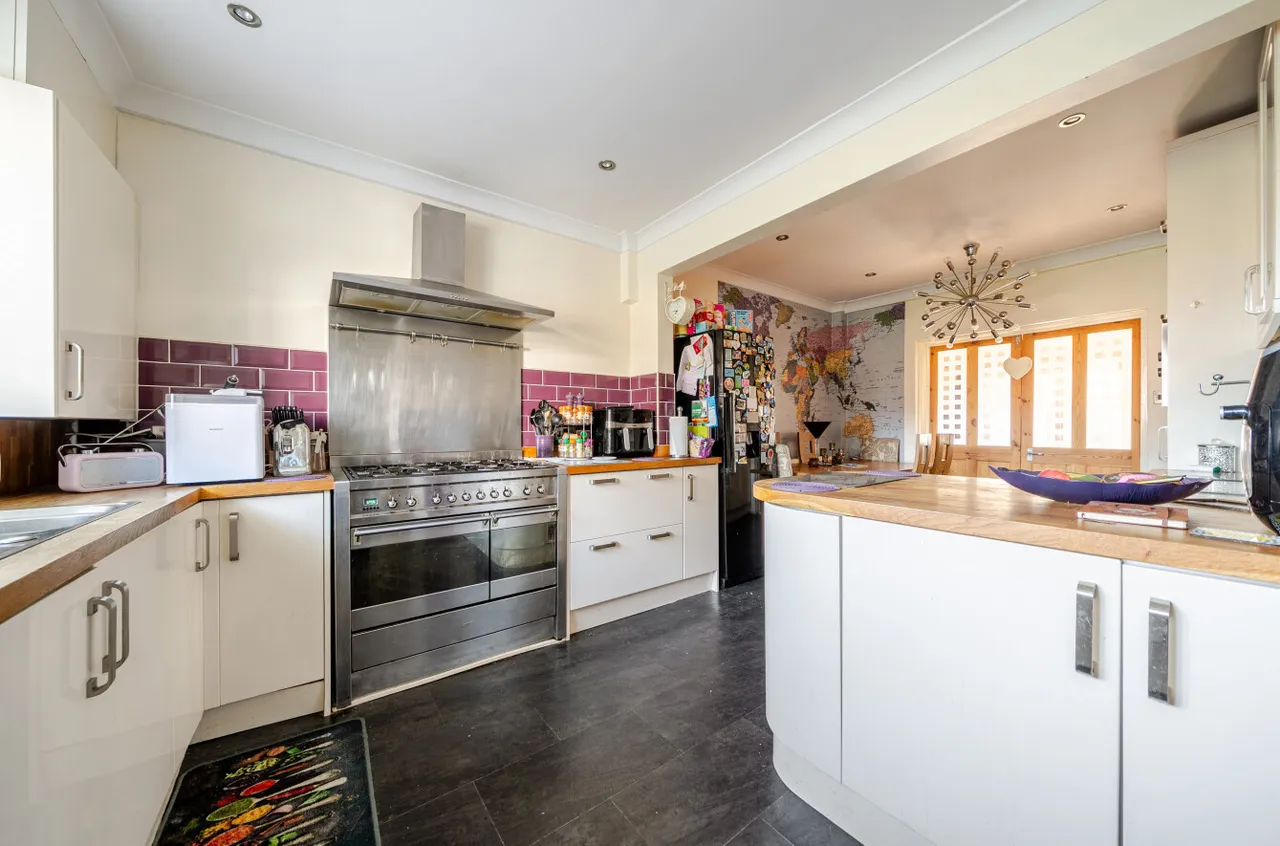Selborne Avenue, Havant, PO9, photo 3