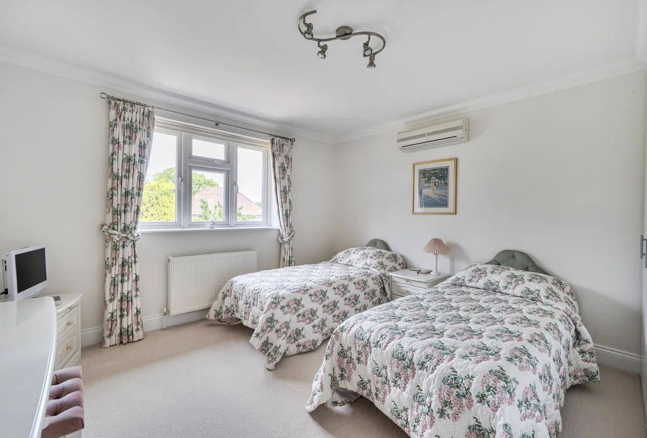 St. Marys Copse, Surrey, St. Marys Road, KT4 7LA, photo 20