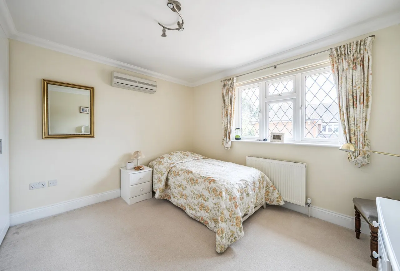 St. Marys Copse, Surrey, St. Marys Road, KT4 7LA, photo 21