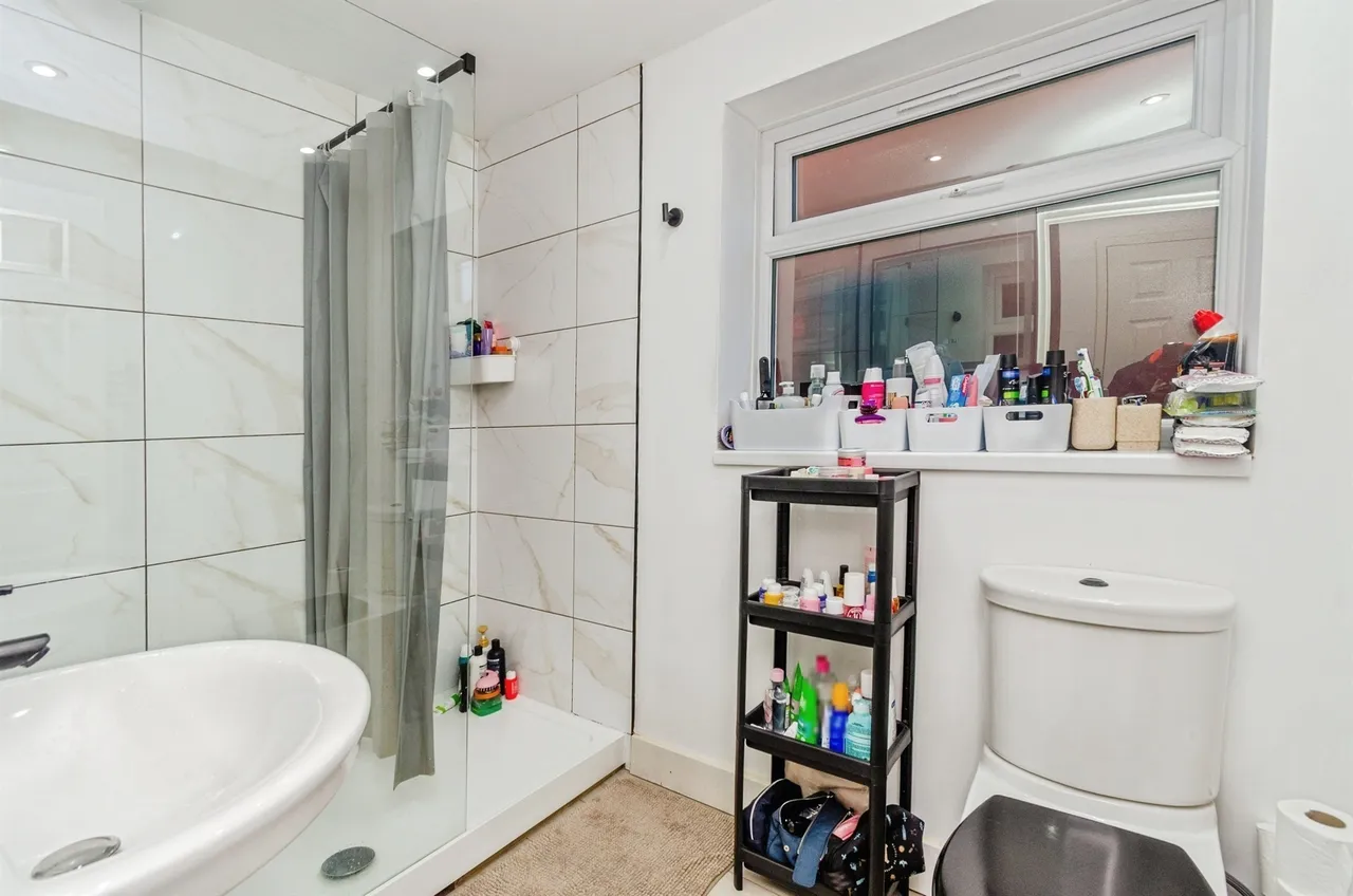 Thompson Close, Willenhall, WV13, photo 14