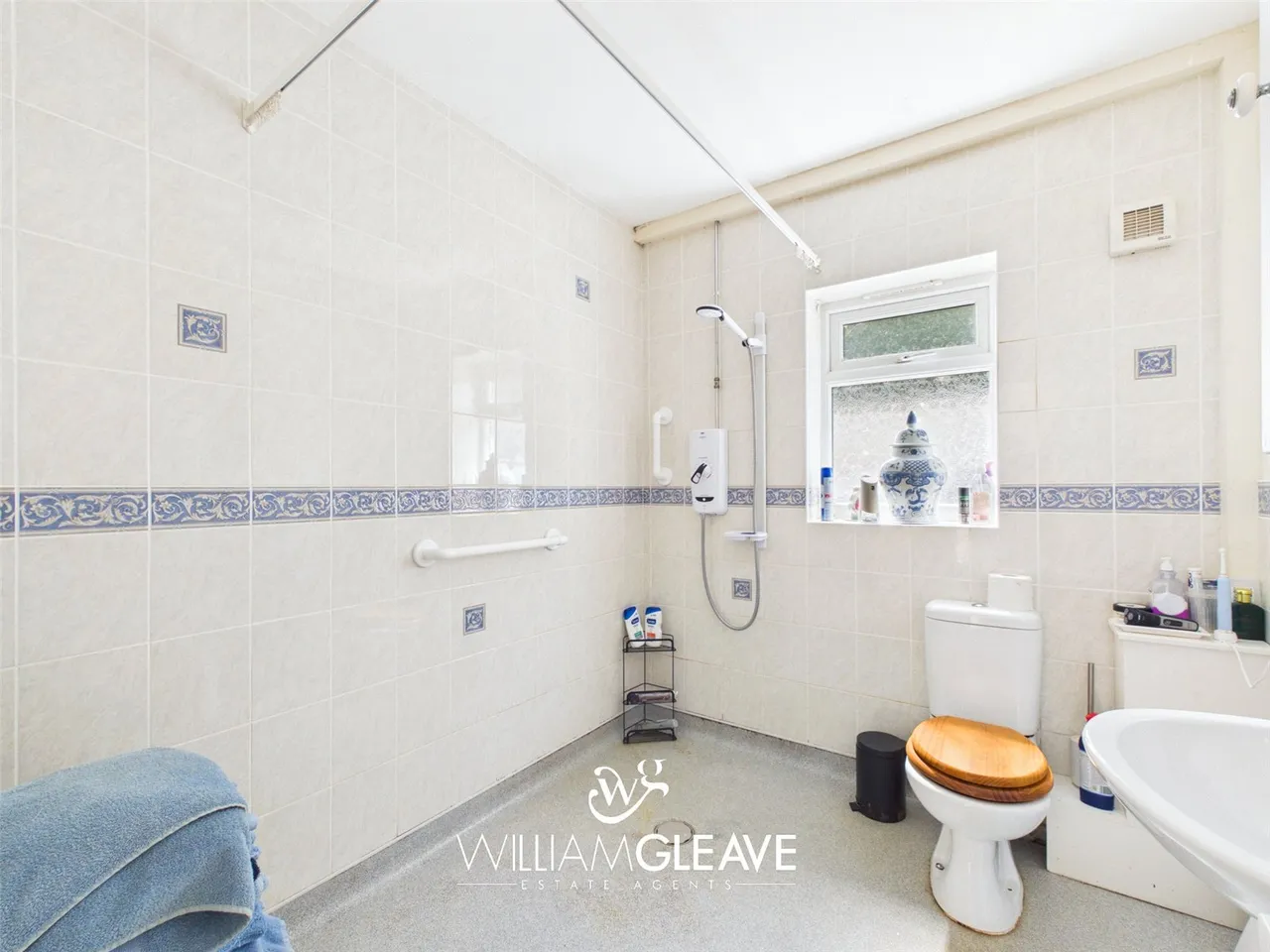 Pen Y Pylle, Brynford, Holywell, Flintshire, CH8 8HB, photo 8