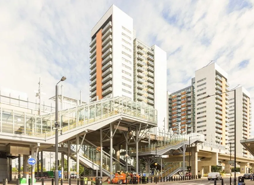 2 bed flat to rent — Blackwall Way, Canary Wharf, E14