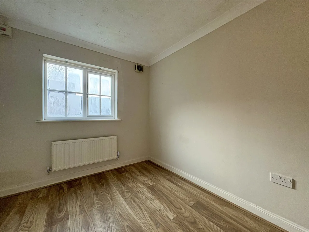 Plymouth Road, Chafford Hundred, Grays, Essex, RM16, photo 9