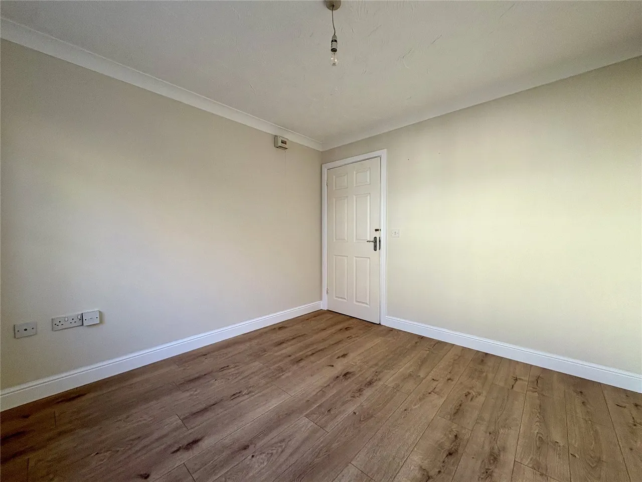 Plymouth Road, Chafford Hundred, Grays, Essex, RM16, photo 7
