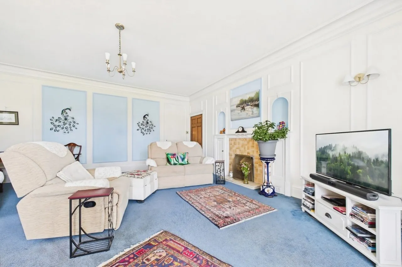 Sandgate Road, Folkestone, photo 6
