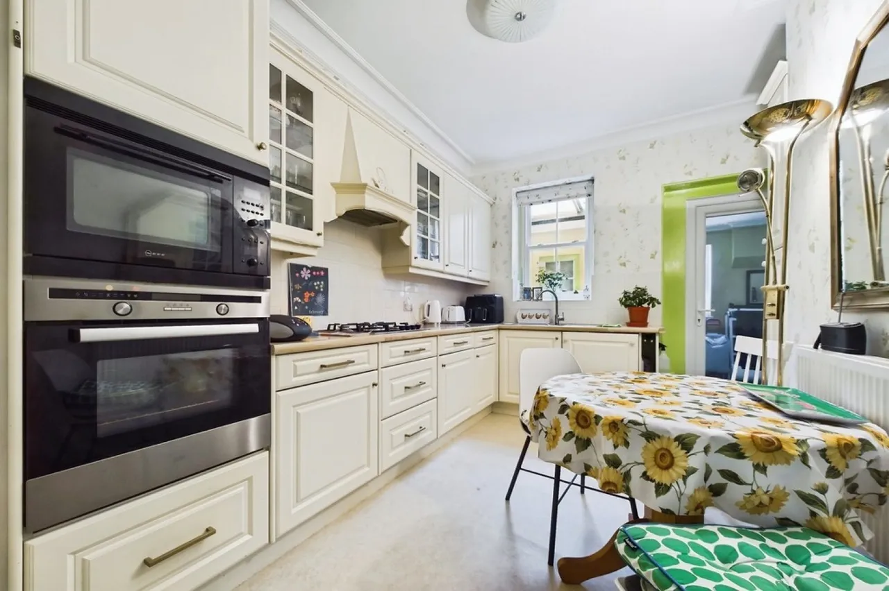 Sandgate Road, Folkestone, photo 12