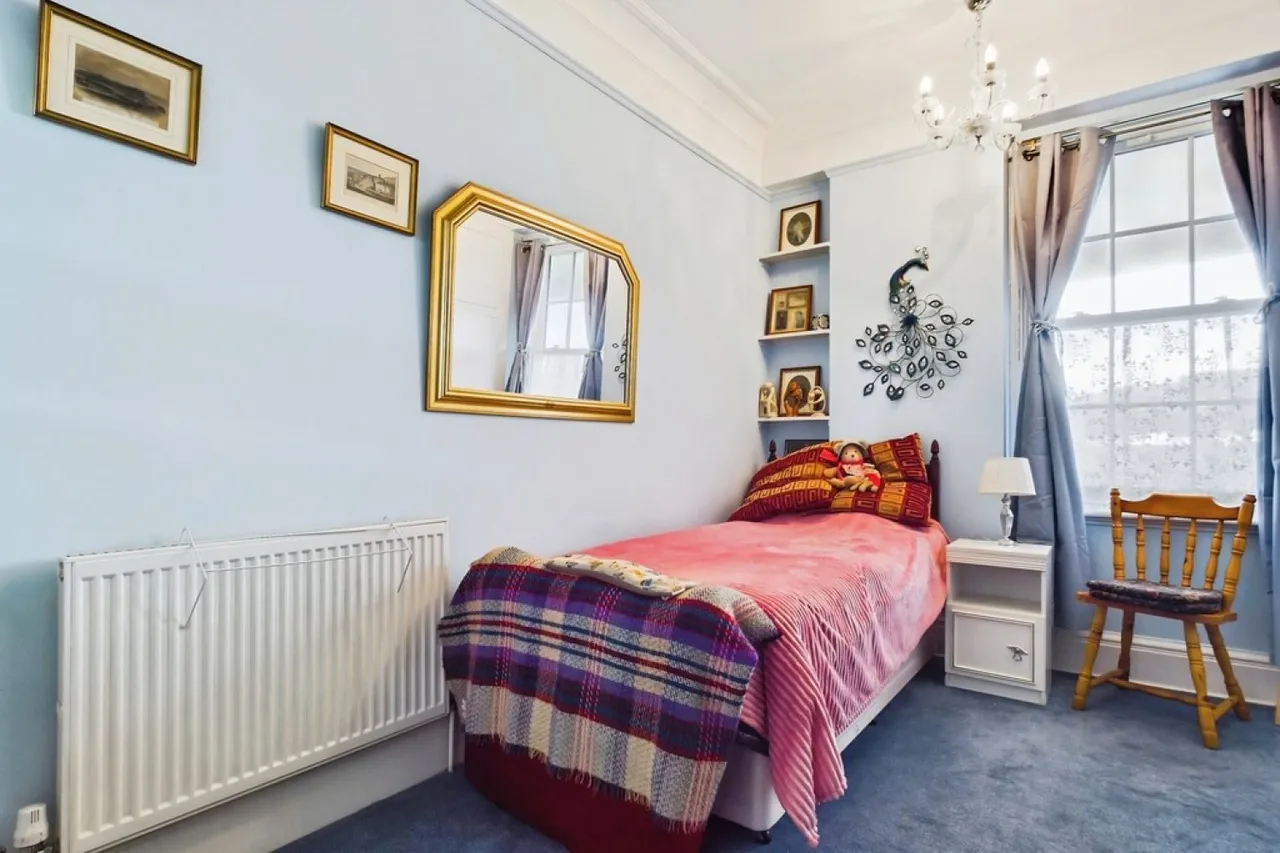 Sandgate Road, Folkestone, photo 7