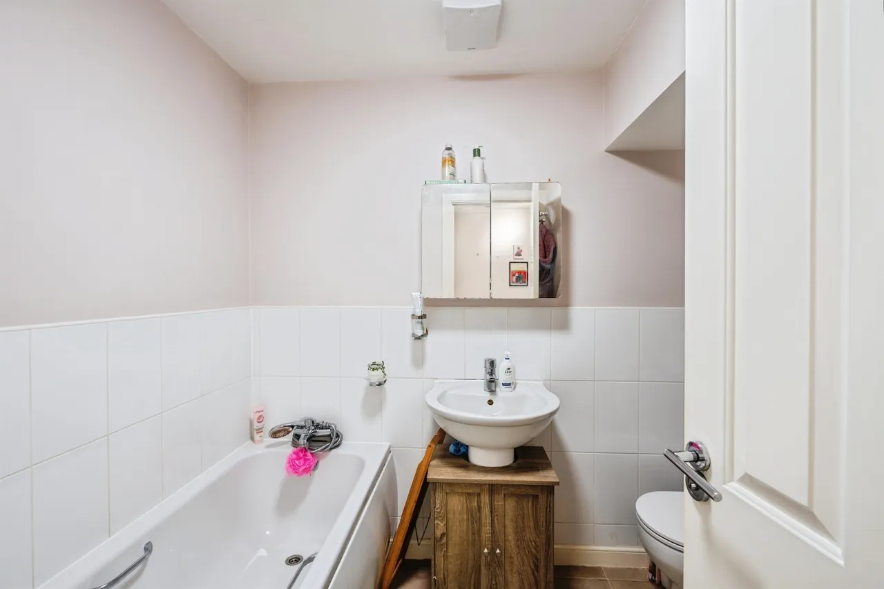 Westview Close, Peacehaven, photo 9