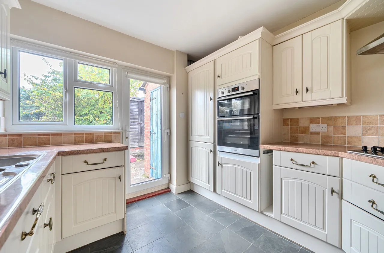 Tudor Road, Godalming, GU7, photo 2