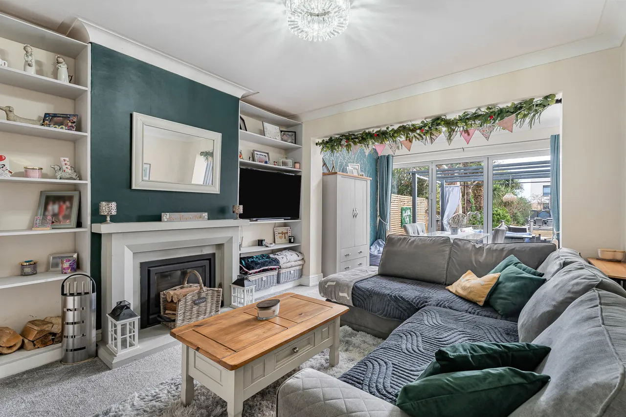 Kingston Road, Staines-upon-Thames, TW18, photo 4