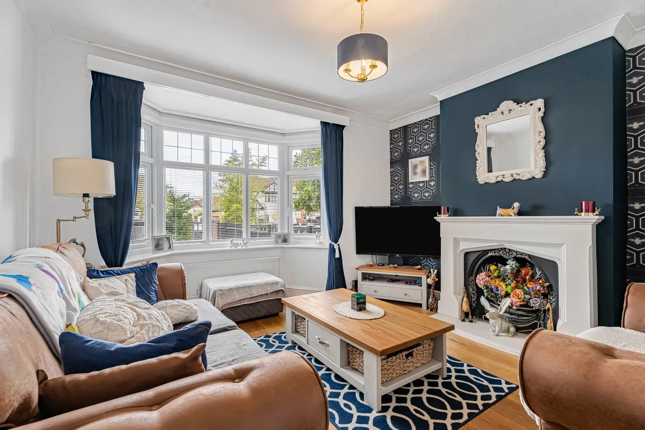 Kingston Road, Staines-upon-Thames, TW18, photo 3