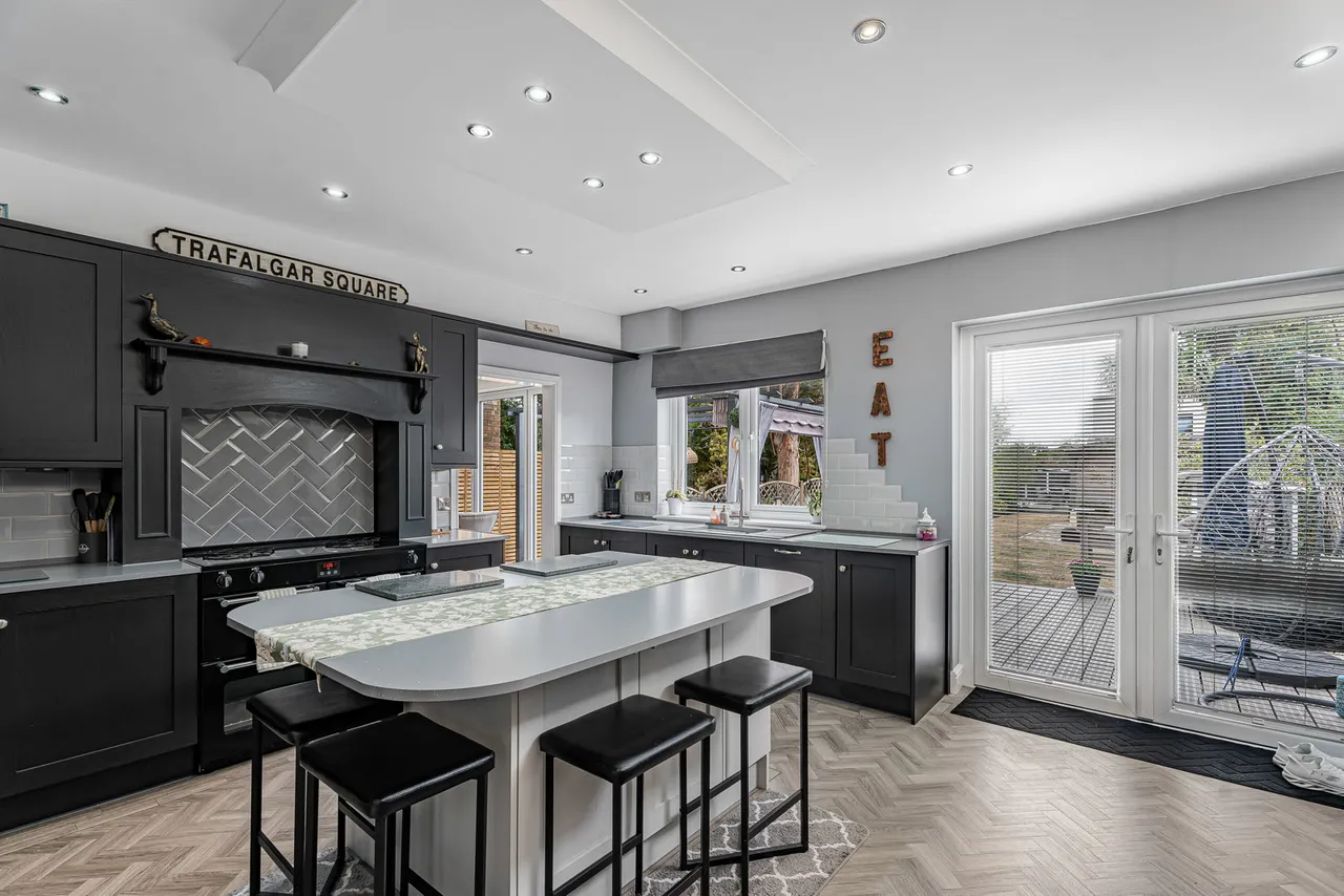Kingston Road, Staines-upon-Thames, TW18, photo 7