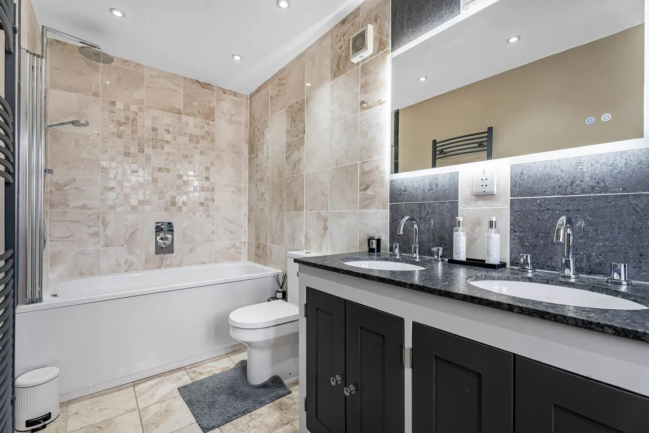 Kingston Road, Staines-upon-Thames, TW18, photo 15