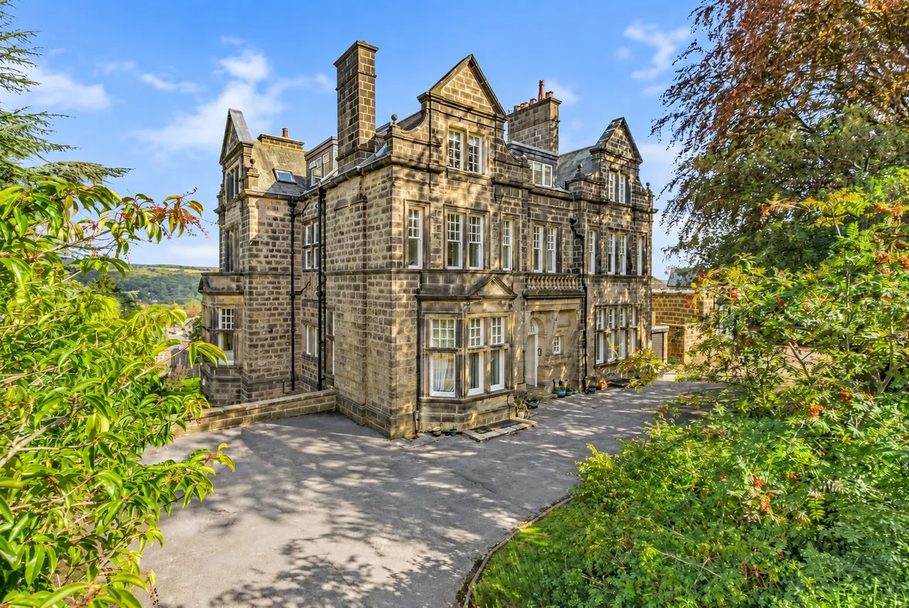 3 bed flat for sale, Parish Ghyll Drive, Ilkley, LS29