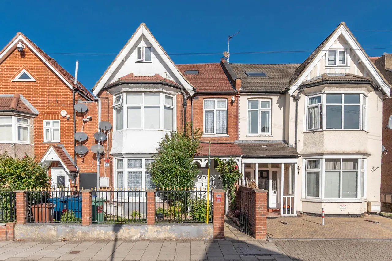 2 bed flat to rent, Harrow, HA1