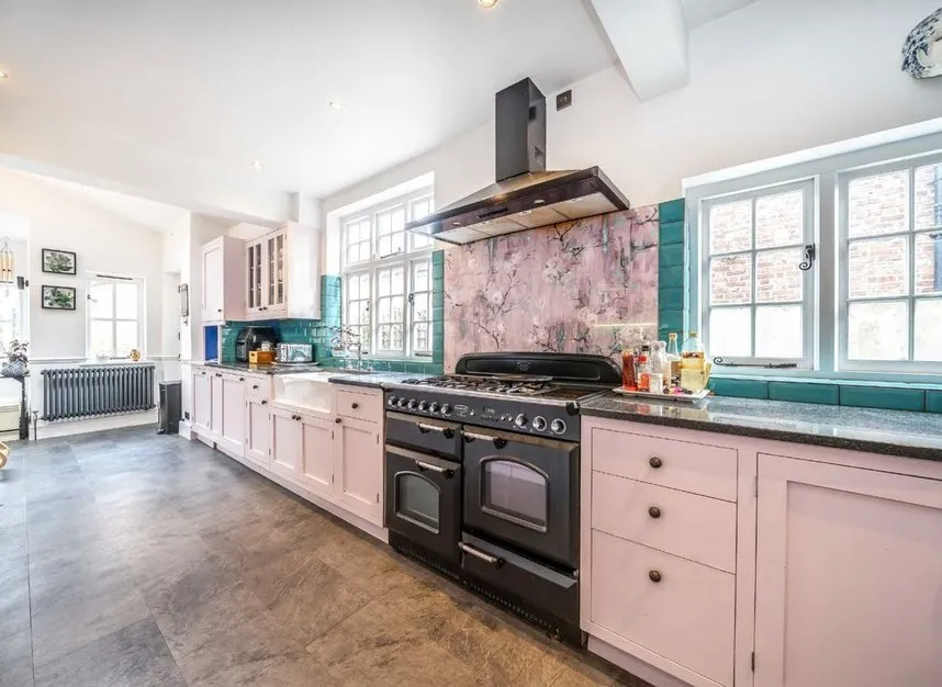 Gloucester Road, Hampton, TW12, photo 4